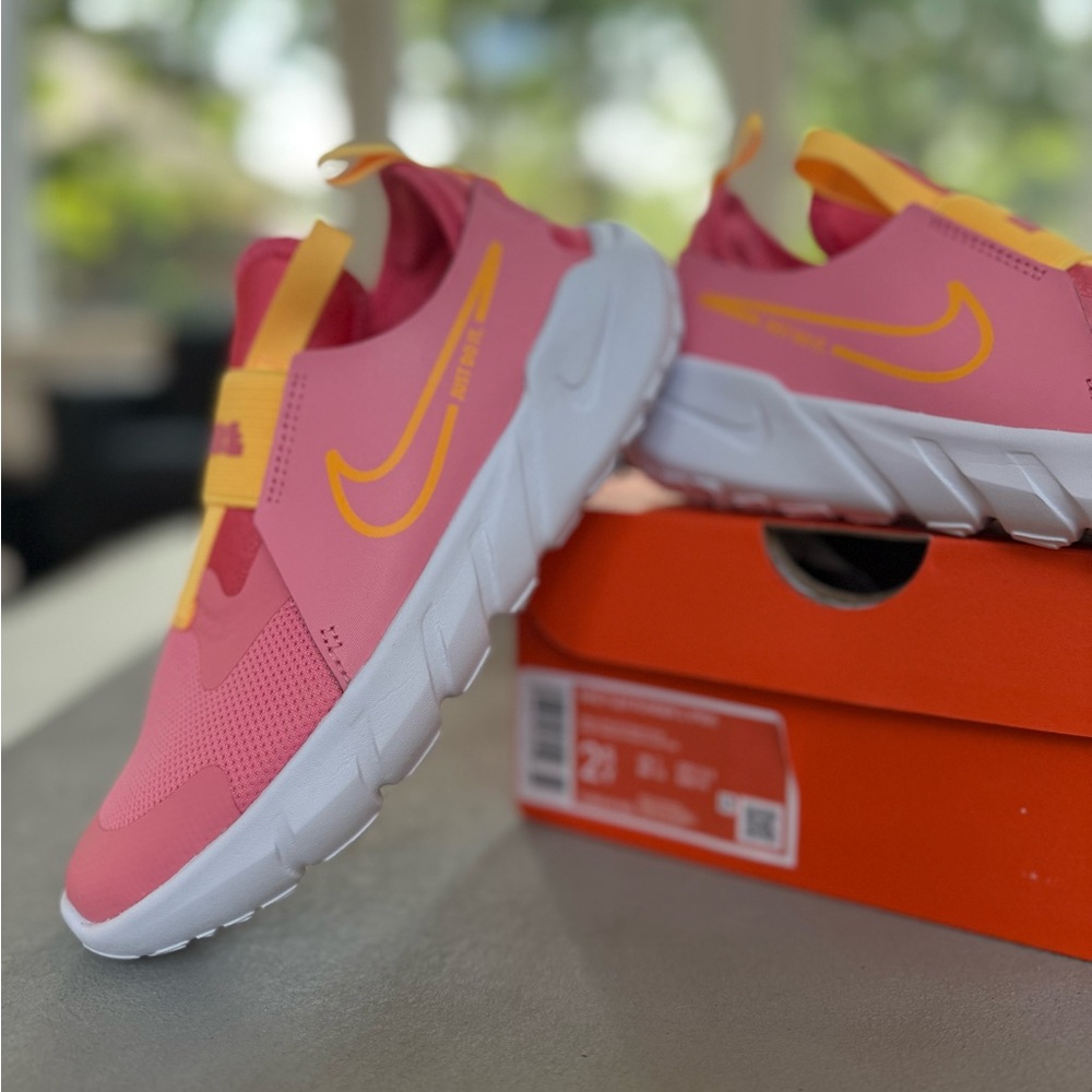 Nike Flex Runner size 2.5Y